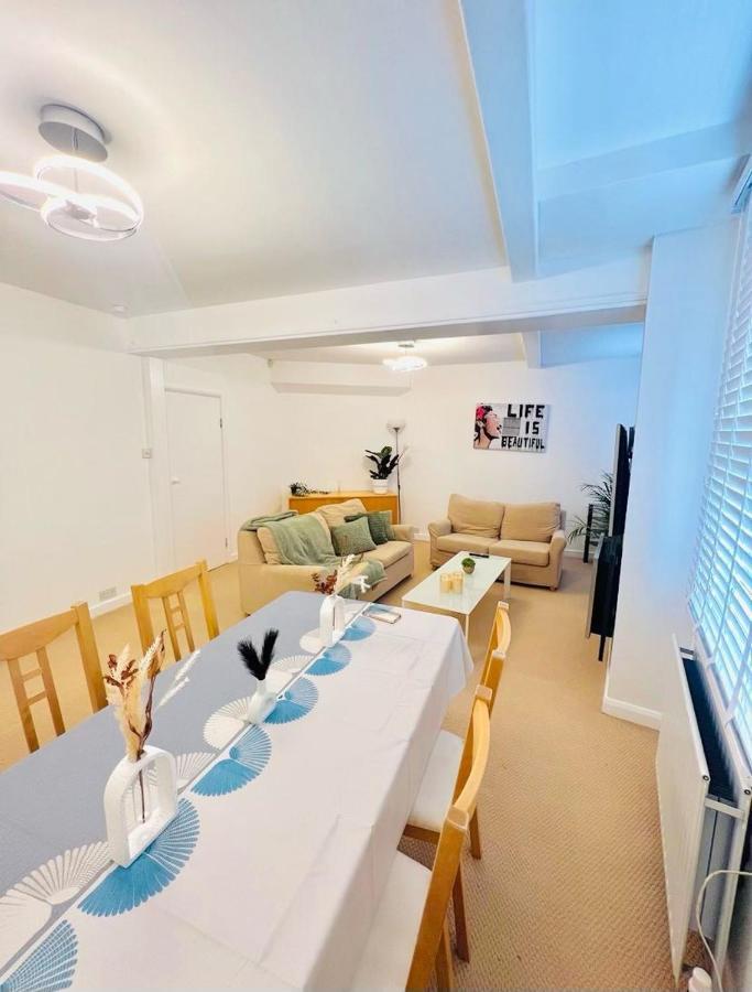The Vista Apartment Londra Esterno foto